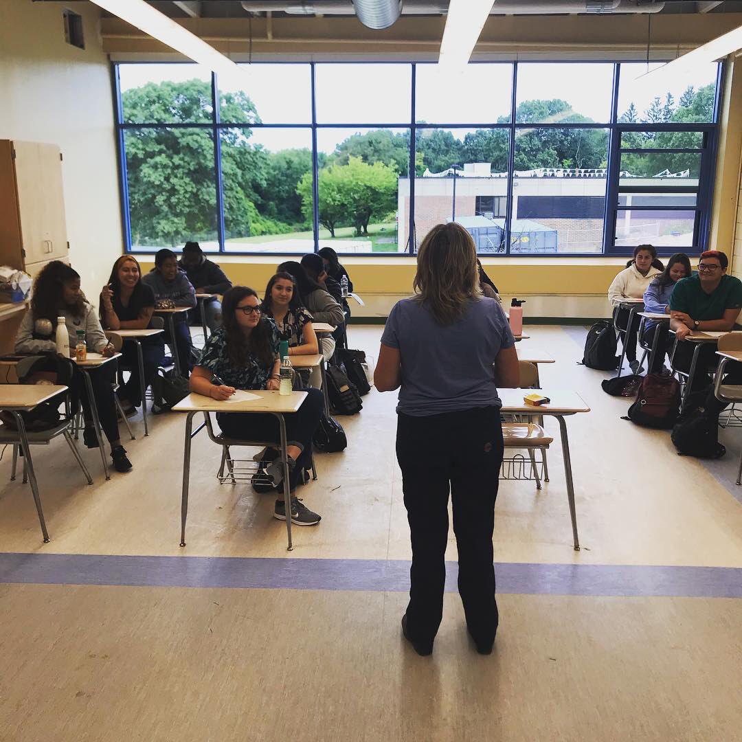 bhrtech's tweet image. Health Assisting having a #deepdiscussion this morning. #newroomlooksnice #welcomeback #iambluehills