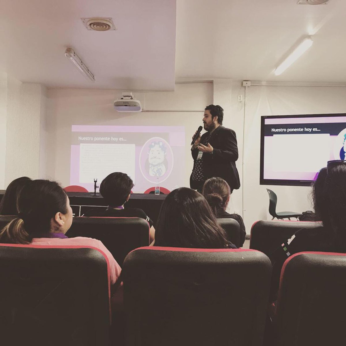 AmerikeMexico's tweet photo. Comenzamos el #WomenGameJam con la ponencia de @alelizardi en #CampusCDMX

#estoesamerike https://t.co/vyjXVve5bi