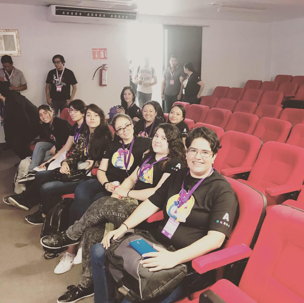 AmerikeMexico's tweet photo. Comenzamos el #WomenGameJam con la ponencia de @alelizardi en #CampusCDMX

#estoesamerike https://t.co/vyjXVve5bi