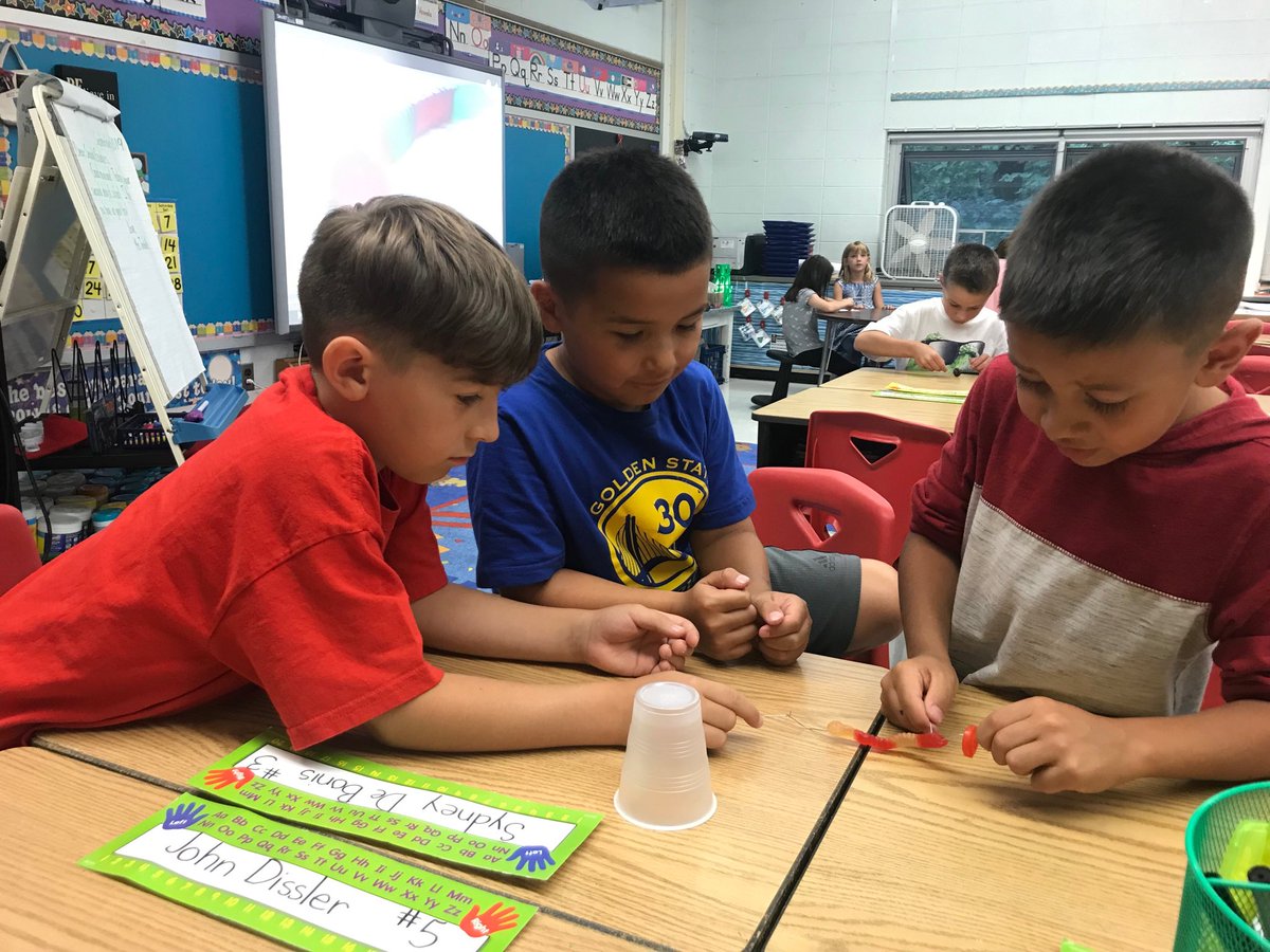 MrsTadWestwood's tweet photo. 2T worked hard this afternoon as they tried to ”save Fred.” Teamwork, ingenuity and perseverance were in need to get Fred back into his lifesaver and his boat without using any hands! It wasn’t easy... but we did it!! #quickthinkers #problemsolvers @BrooksideWWRSD https://t.co/stsWgKZ3NE