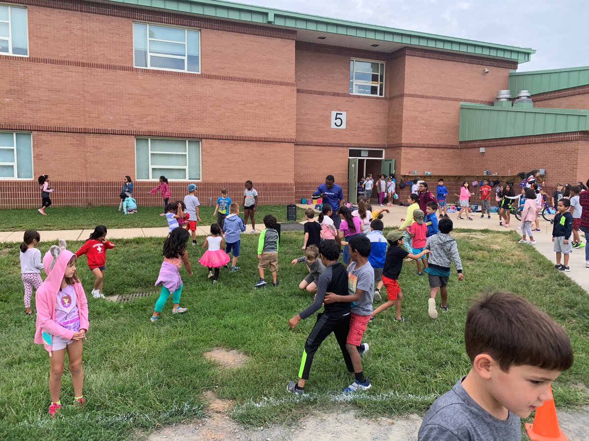 Mighty Malcom led a dance party at recess with 1st grade and Kindergarten. Our students are having so much fun with our friends from Booster. We can't wait for our Puma Fun Run next Thursday! #pumafunrun, #proudpumas