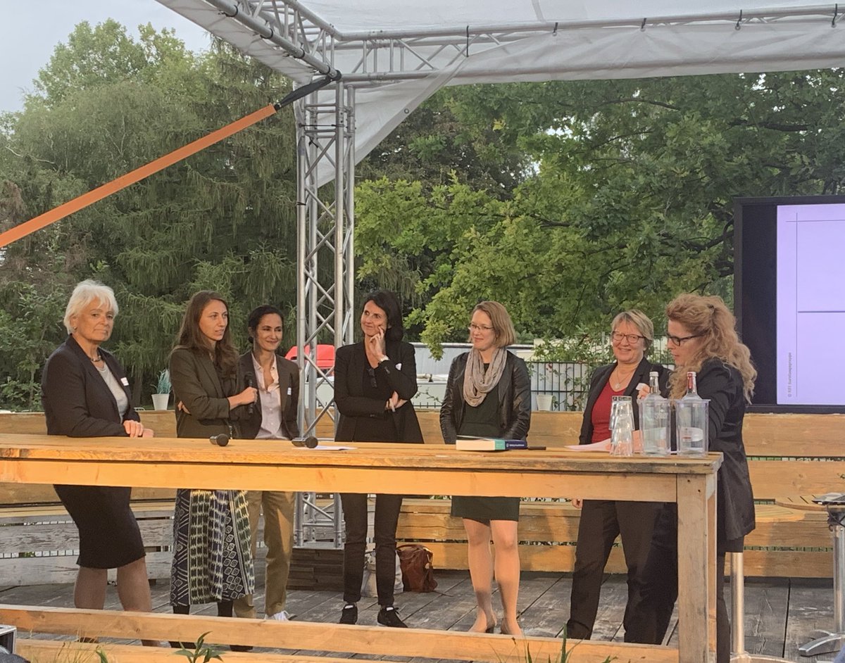 MirjamBauer (@mirjambauer) on Twitter photo Wie gelingt die #DigitaleTransformation im Gesundheitswesen? Mit #Frauenpower - Podium vl: Groß @Aerztinnenbund, @AulenkampJana, Dr Weber <a href="/dubidoc/">dubidoc</a>, <a href="/ajorzig/">Alexandra Jorzig</a>, <a href="/jochris451/">Christina Czeschik</a>, <a href="/ProfThun/">Sylvia Thun</a>, Diehl <a href="/UniklinikEssen/">Uniklinikum Essen</a> -> Gesundheit ist weiblich! #Digitalisierung unterstützt #Zukunftsmedizin19 Wie gelingt die #DigitaleTransformation im Gesundheitswesen? Mit #Frauenpower - Podium vl: Groß @Aerztinnenbund, @AulenkampJana, Dr Weber <a href="/dubidoc/">dubidoc</a>, <a href="/ajorzig/">Alexandra Jorzig</a>, <a href="/jochris451/">Christina Czeschik</a>, <a href="/ProfThun/">Sylvia Thun</a>, Diehl <a href="/UniklinikEssen/">Uniklinikum Essen</a> -> Gesundheit ist weiblich! #Digitalisierung unterstützt #Zukunftsmedizin19