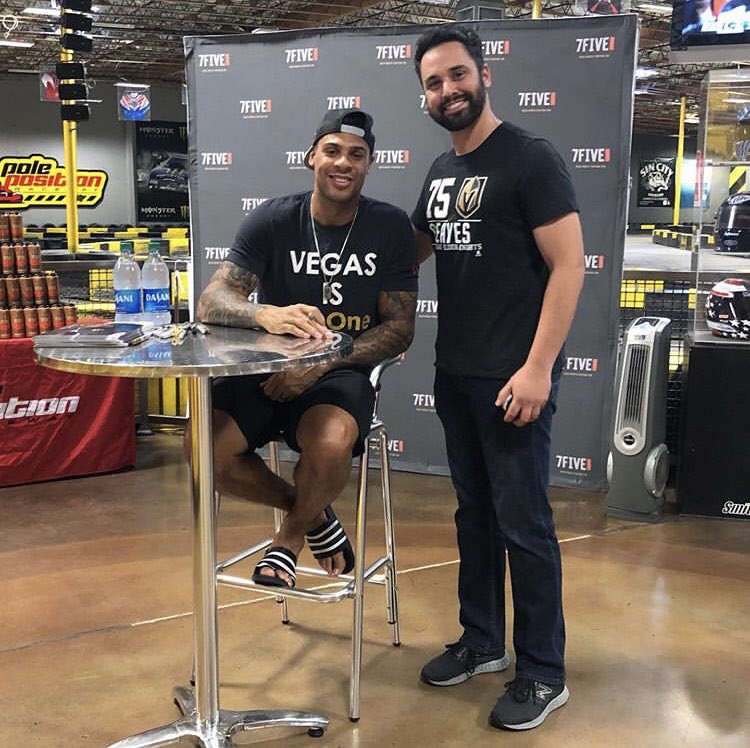 FlowRussellCrow's tweet photo. #VegasBorn - yesterday at @racep2r, it was an honor & a privilege to have met one of my favorite @NHL hockey players, @reavo7five! Huge shoutout to @7FiveBrewing for putting on a great event! #GoKnightsGo #RyanReaves #Reavo #VegasGoldenKnights #Vegas #7FiveBrewing @GoldenKnights https://t.co/Dvki2ITmq2