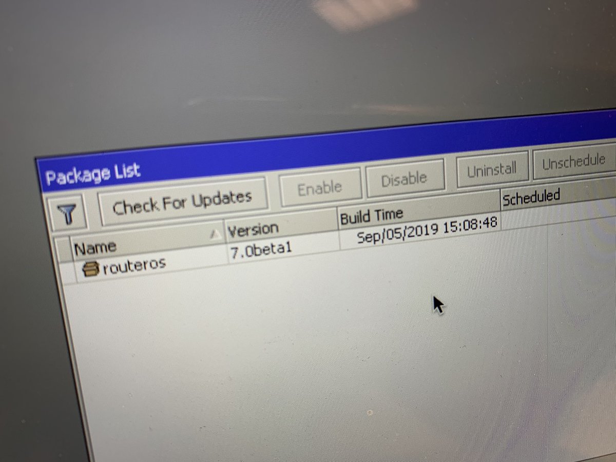 jmgallardop's tweet photo. Sorpresa la de hoy. Primera beta de #RouterOS7 @GuillenaWiFi @mikrotik_com https://t.co/QXpfM8jIHU