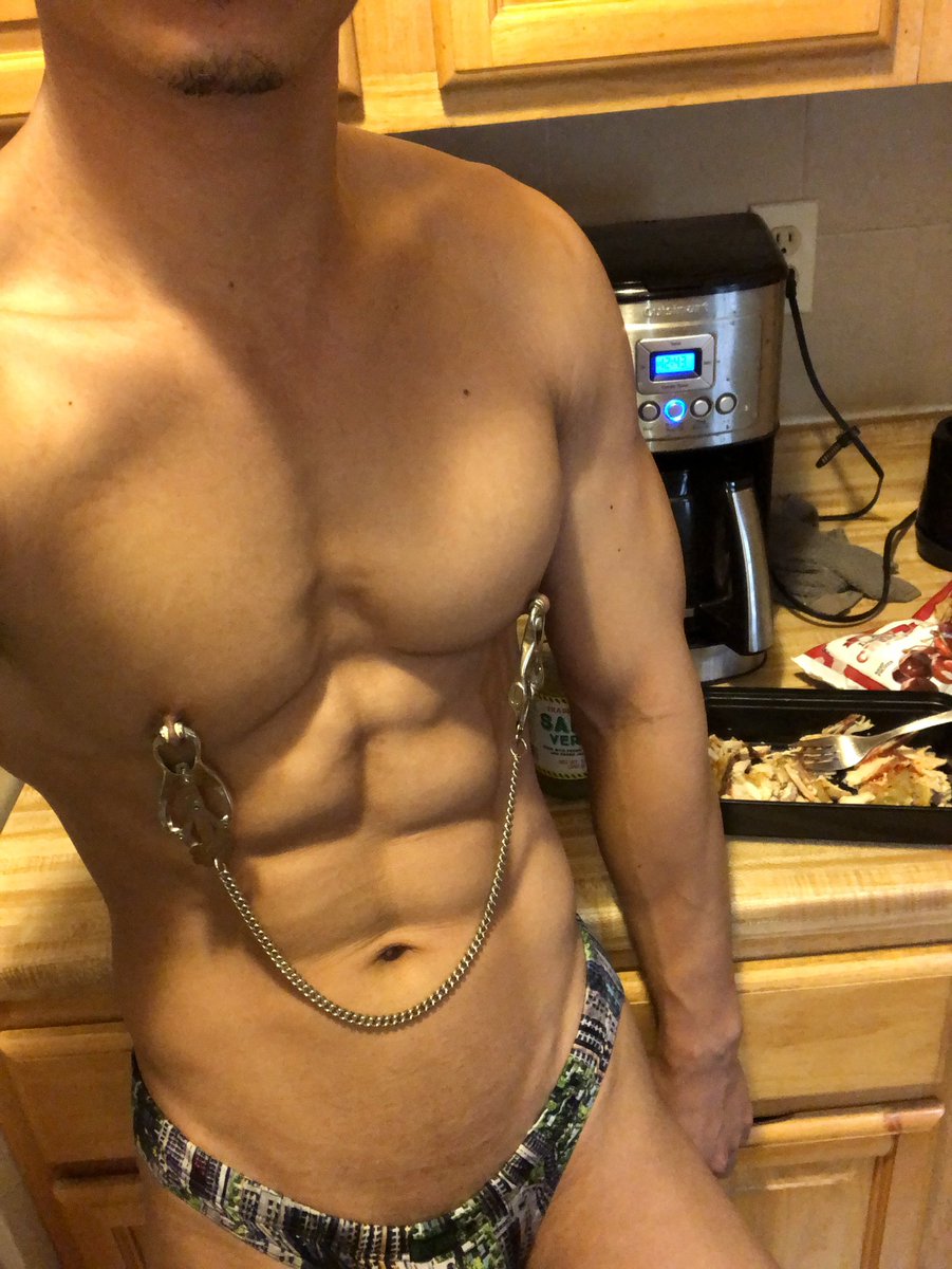 cagedjock's tweet photo. Casually eating lunch and training my nips. Trying to beat my timer record. The pain isn’t excruciating as the first time I tried them on. 

https://t.co/6OSThqKjR2 https://t.co/PqRBB9FJUD