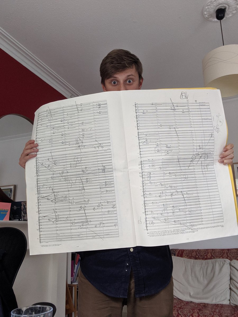 Leo_Geyer's tweet photo. It's not size that counts, it's what you do with it...! #Ligeti #lontano @DevonPhilO #conductorproblems #bigscore @schottmusic https://t.co/L5MdDK5aWe