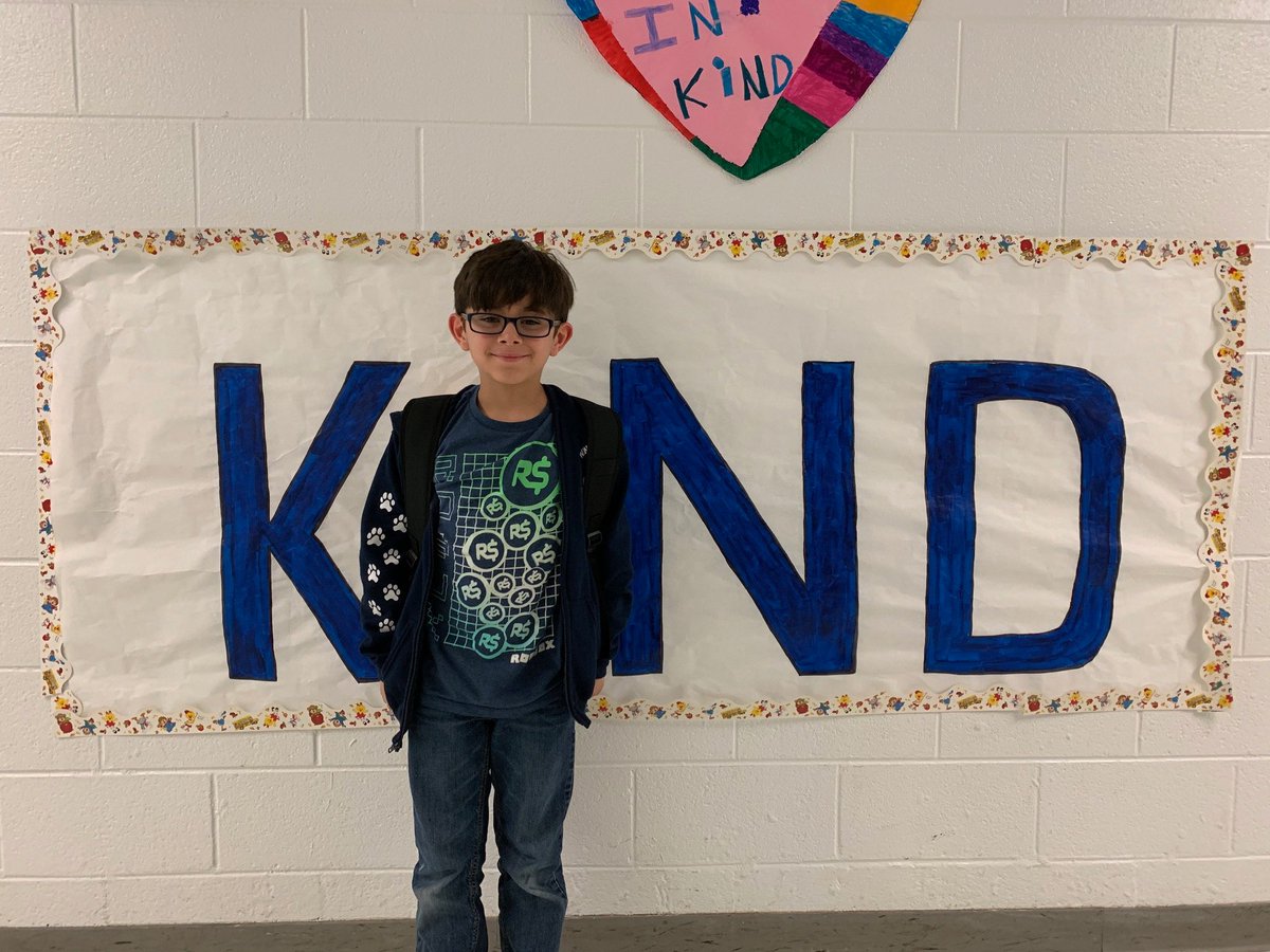 WindingCreekES's tweet photo. Here are some of our Pawsome Referrals this week! Way to be the "I" in KIND, Wolves!  #wcesfamily #wcesh_h #windingcreekes #wceskindness https://t.co/ww6FrdJgrC