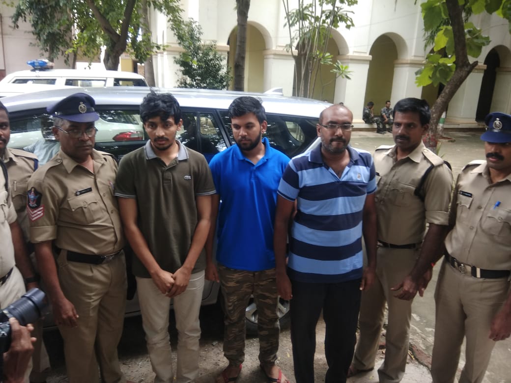 EDzEqYcU0AAFx1y?format=jpg&name=medium