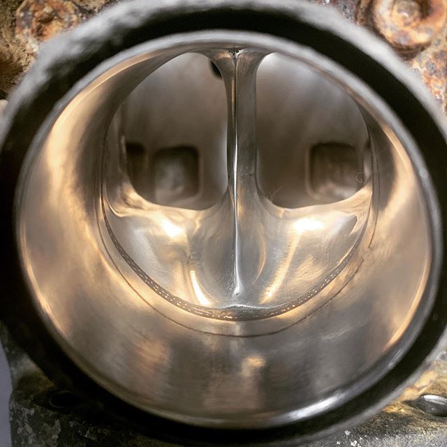 BoykoRacing's tweet photo. Reliable cycles Maico Exhaust port!! #portingpolish #porting #2strokes #maico #honda #yamaha #suzuki #kawasaki #ktm #husqvarna #machineshop #dirtbike #racerx #racerxonline #socalvintagemxclassic #nwchallengevmx #nwchallenge #boykoracing #costamesa https://t.co/khXFqwDefl https://t.co/trgFtDLC0r