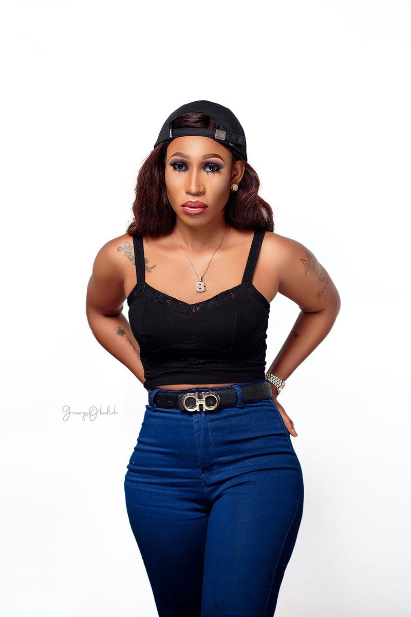 igeorgeobadiah's tweet photo. The beauty of a woman is not in a facial mode but the true beauty in a woman is reflected in her soul. ...

Studio space 
Asst : @sandra_signs 
📷 : @georgeobadiah https://t.co/yhC7kQuDq8