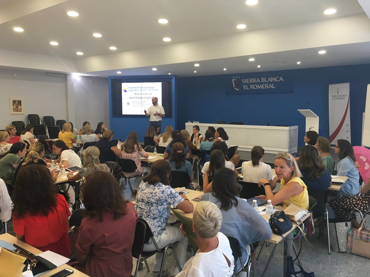 "Ser conscientes de la necesidad de enseñar las habilidades sociales y determinar cuales enseñar, es un bueno comienzo, pero no servirá de mucho si el docente no sabe cómo enseñarlas." ¡Excelente jornada de formación en <a href="/CSierraBlanca/">SierraBlanca</a> con <a href="/libonastre/">Lluís Ignasi Bonastr</a> ¡QUÉ GRAN CURSO NOS ESPERA!