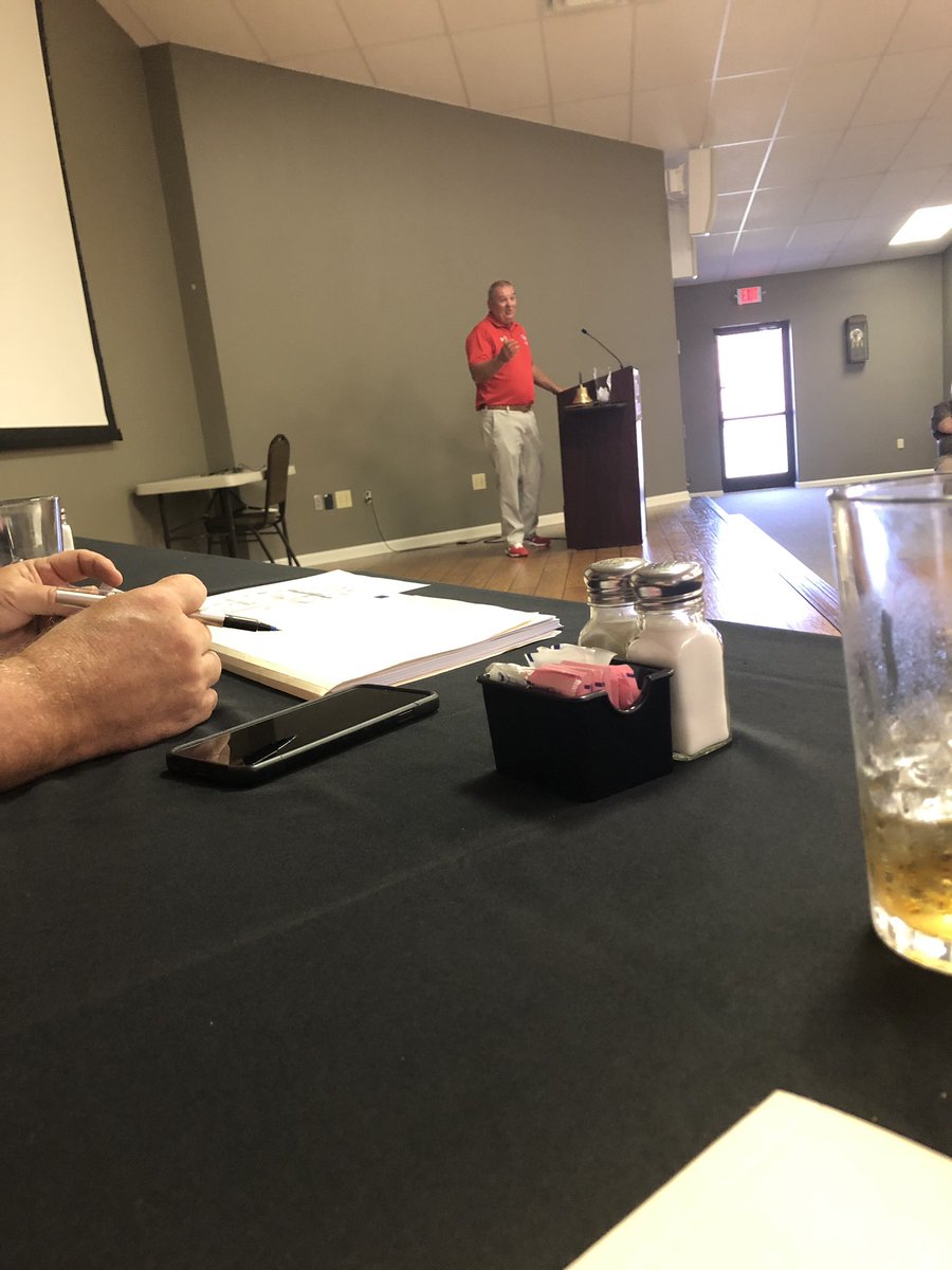 buffvols2's tweet photo. Glad to have Coach Decker at rotary today #occhs #ucrotary @george_leake @BuffVols https://t.co/XNxjlbGoW3