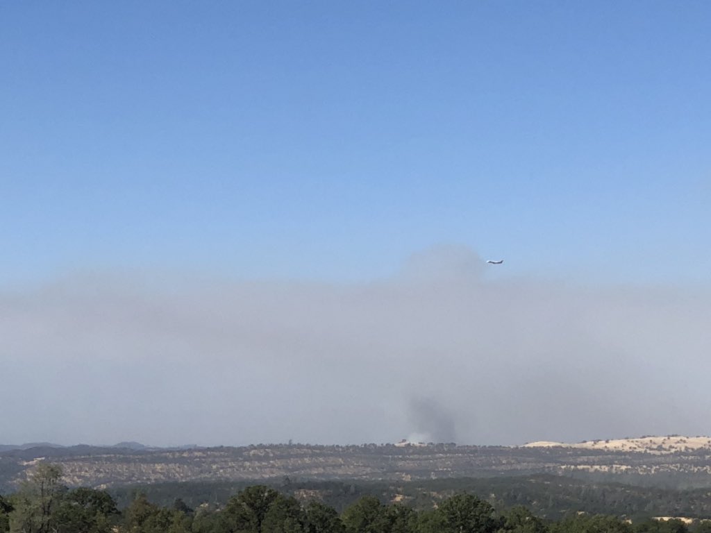 DarrylHolcombe's tweet image. #redbankfire from Cannon Rd looking west