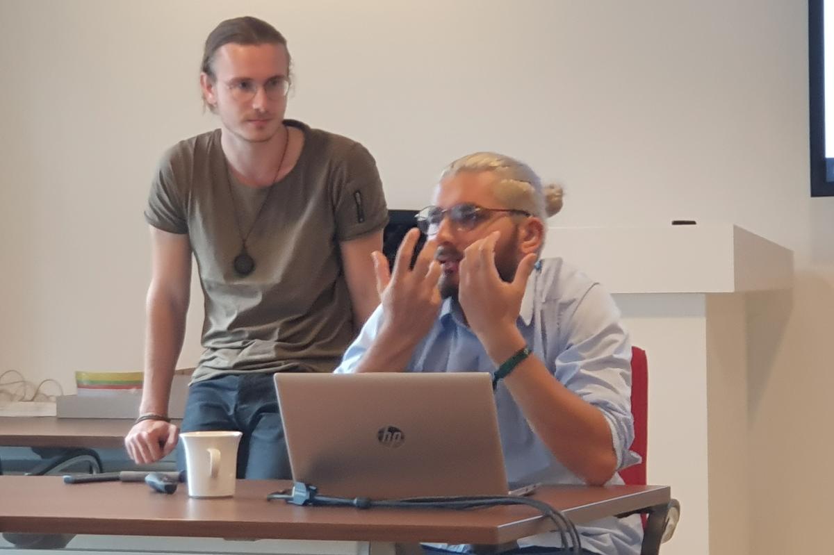 1. Wissenschaftsforum Ideenmanagement. Damian Breu von der Hochschule der Bayerischen Wirtschaft und Cornelius Schätz stellen technologische Entwicklungen für Ideenmanagement am Beispiel ihres Startups vor. 

zentrum-ideenmanagement.de
@z_idm <a href="/HDBW_Hochschule/">HDBW</a> <a href="/wieblebub/">Wieblebub</a>