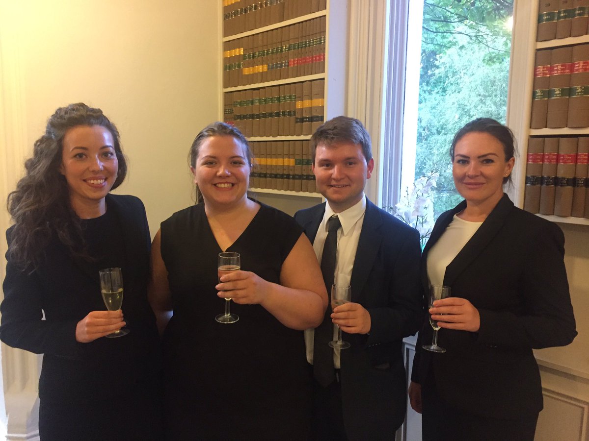 CounselKkn's tweet image. Friday night drinks!  Lovely to see all our pupils together,Jasmin Shingler, Sarah Beasley, Sam Peake and the newest recruit Claire Garton.
@KCH_GardenSq #pupils #pupillage #tenancyapplication #family #civil #nottingham #midlandcircuit #newchapter