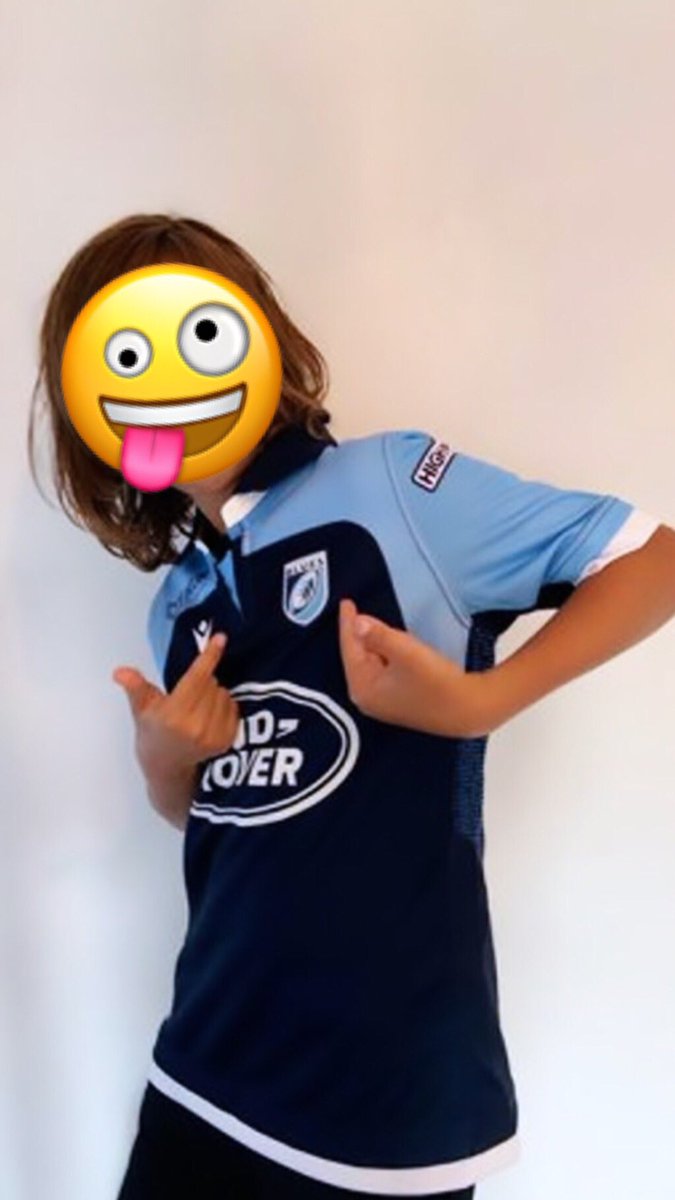 Loving the new kit <a href="/cardiff_blues/">Cardiff Blues</a> - angen ymaefer y sgiliau nawr 🤦🏻‍♂️#StrengthThroughUnity www.cardiffblues/OurJersey 🙌🙌👏👏