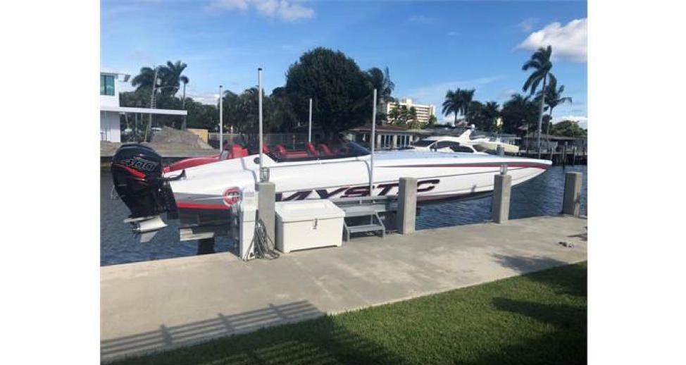 EricsContender's tweet image. Love speed? @EricsContender has a beautiful 2018 Mystic C3800 with only 50 hours of use in stock and for sale. In excellent condition and comes with twin Mercury 400R engines. 

ow.ly/FgT150vWClA 

#ericscontender #contenderofficial #contenderboats #mystic #mysticboat