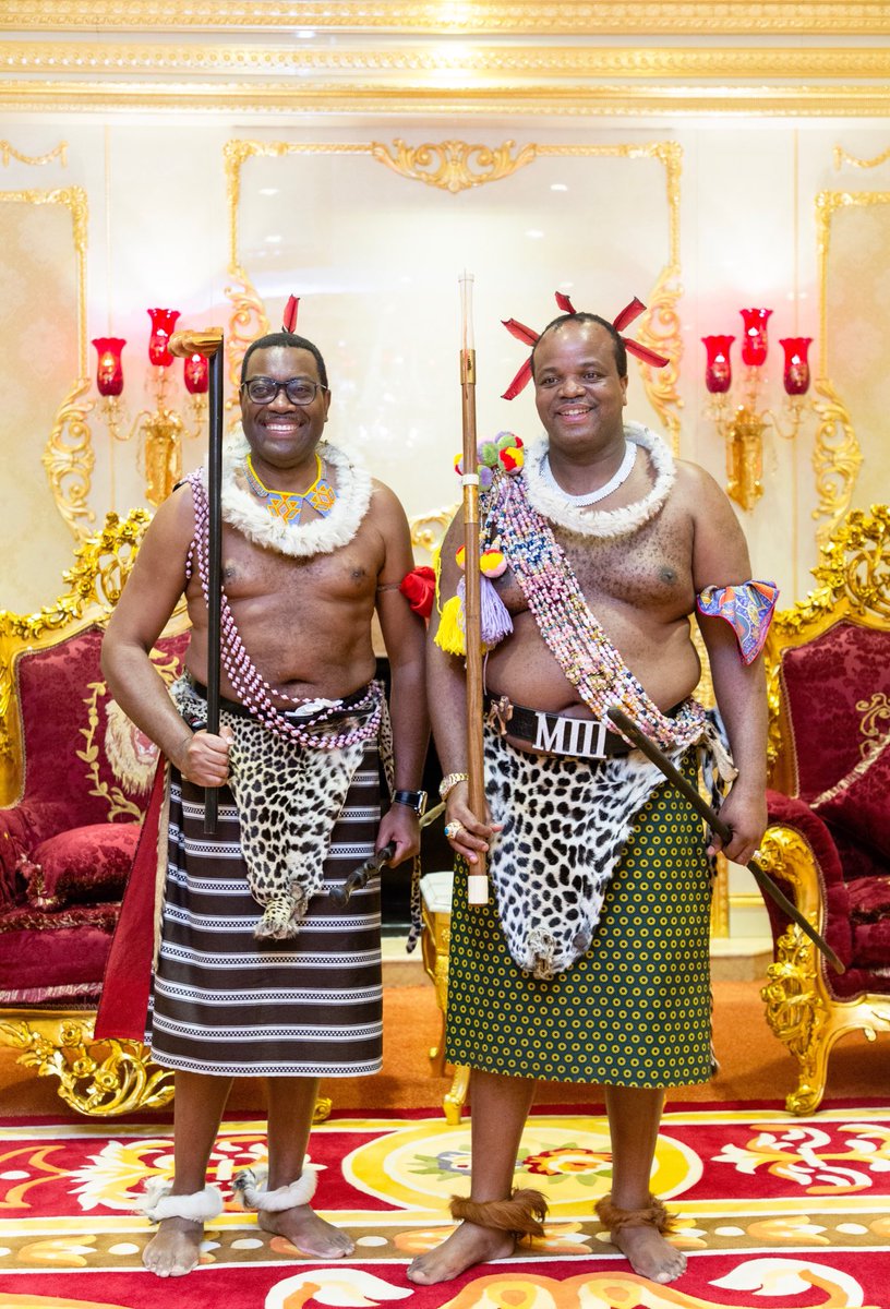 akin_adesina's tweet image. The King Mswati III of Eswatini gave me the greatest honor ever: to be dressed like the King and jointly march during the traditional royal Reed dance event. Thank you Your Majesty.💕
Proudly African 👍🏼
Confident in Africa’s future👍🏼