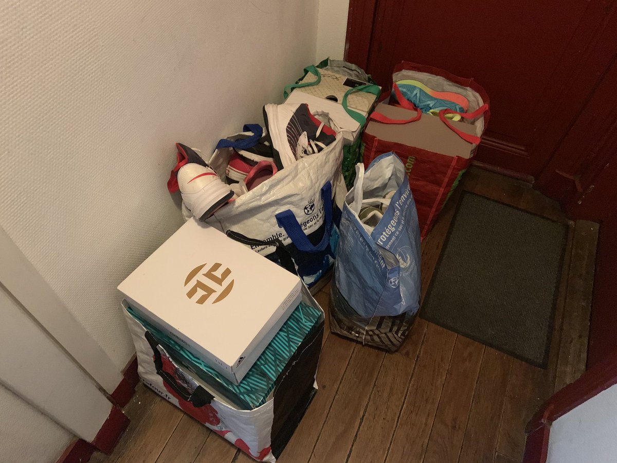 Merci à Anne-Claire et Kevin pour la livraison massive ! C’est la rentrée, profitez-en pour faire du tri ♻️😏🥰 #ShareYourShoes