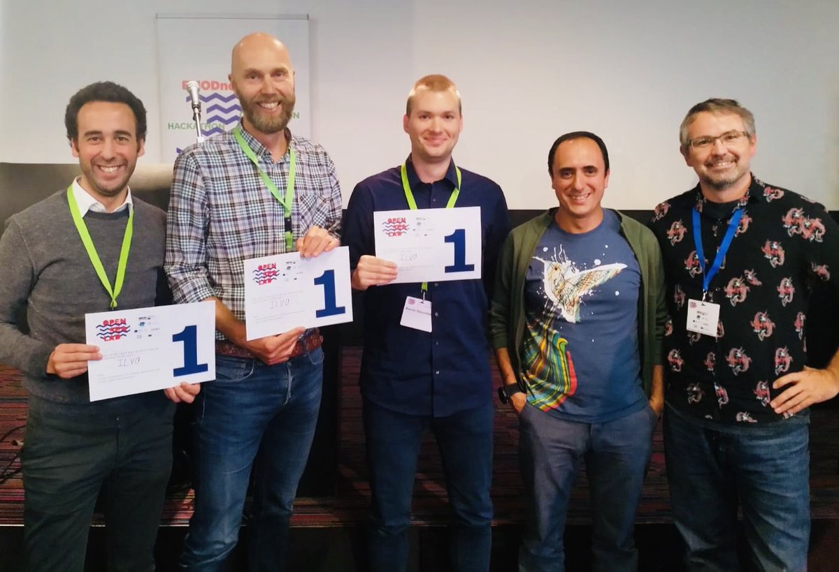 ICESmarine's tweet image. CONGRATULATIONS to team @ILVOvlaanderen fot taking #1 place at #OpenSeaLab with #fish stock status visualisation tool for general public! 👏👏👏 @ICES_ASC #data put into practice! Great job! Pictured here the team with their ICES coaches Carlos &amp;amp; Colin👍😊