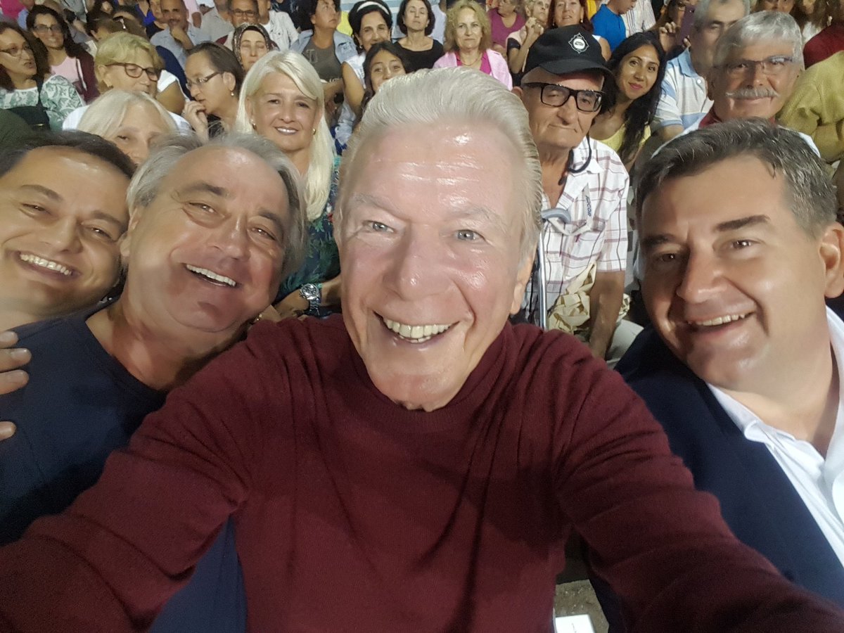 Belgeselimize ilgi göstererek Gökmen Ulu kardeşimi ve bizi yalnız bırakmayan Çeşme'nin çalışkan, sevilen Belediye Başkanı <a href="/MEkremOran/">M. Ekrem Oran</a> ,değerli meslektaşım <a href="/KORCANKARAR/">KORCAN KARAR</a> ve sevgili Çesmelilere sonsuz teşekkürler.