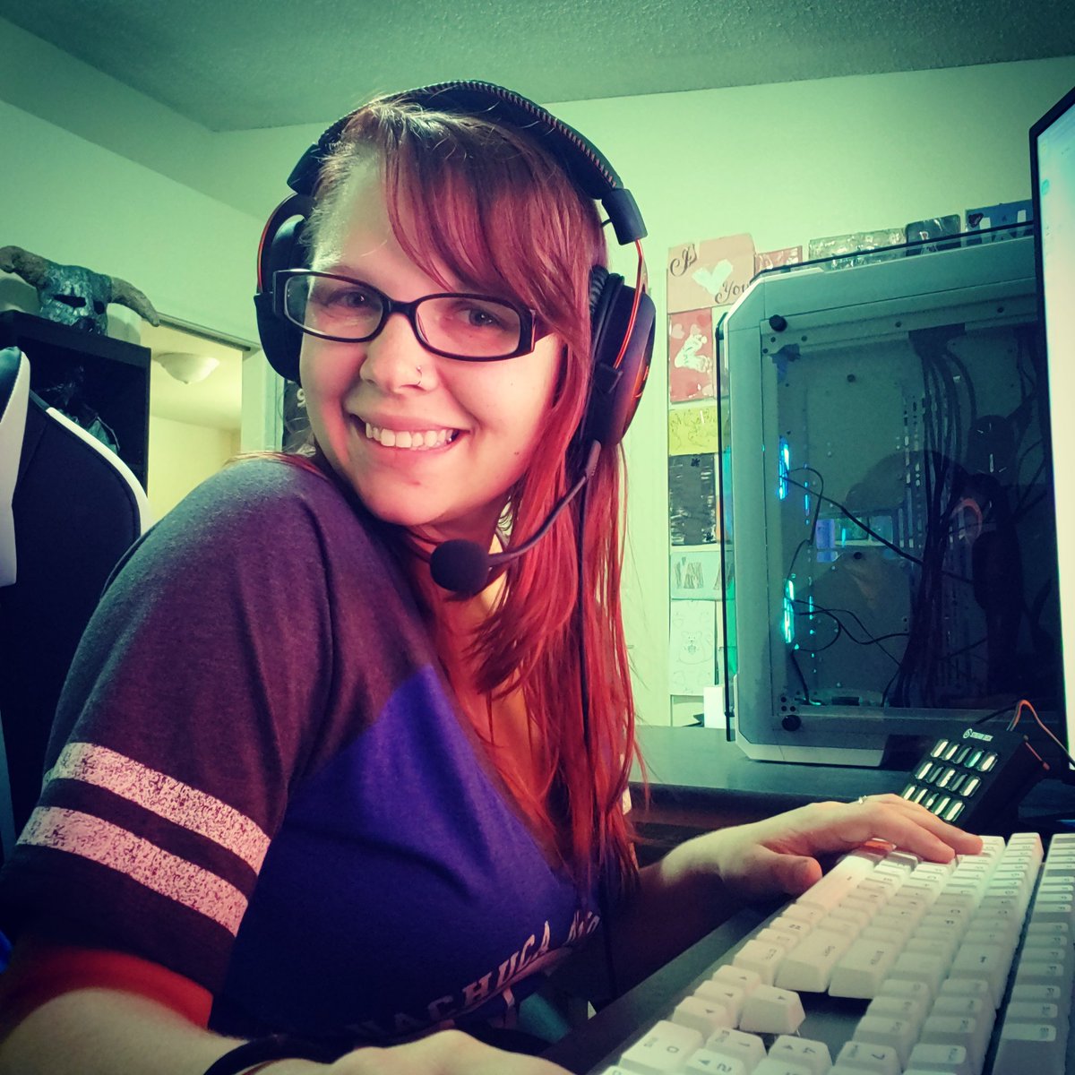 PajamaMamaIV's tweet image. Someone pinch me because there&apos;s no way this is real life. Too good to be true

Mixer.com/PajamaMama

#consoletopc
#newpc #newpcplayer #masterrace #cantbelieveit #Mixer #mixerstreamer #mixerstreamersunite #xboxone #NewStreamer #mixergirls