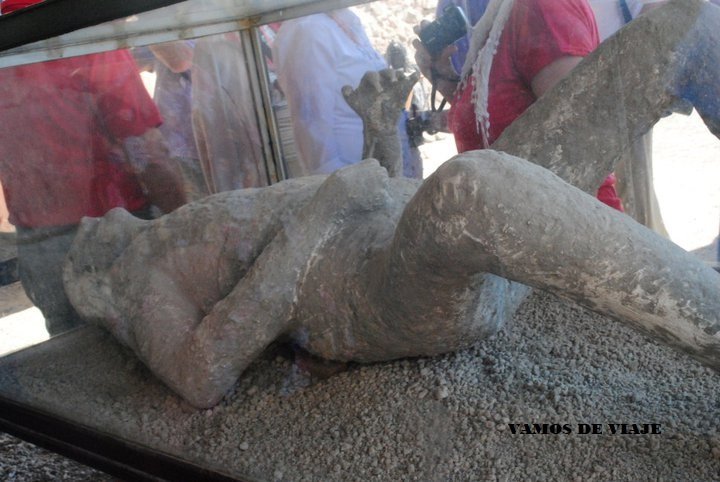Lore_deluca's tweet photo. VISITANDO POMPEYA. RUINAS DE UNA CIUDAD ROMANA.ITALIA https://t.co/fRCJdOC9uC https://t.co/3ruhdWN5uY