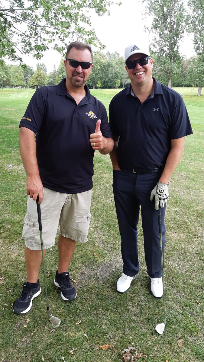 Matthew Sly, Canopy Growth Director with Peter Wildbore, Strategic Development Director of Brink's Canada hittin' on the green.
<a href="/CanopyGrowth/">Canopy Growth</a>