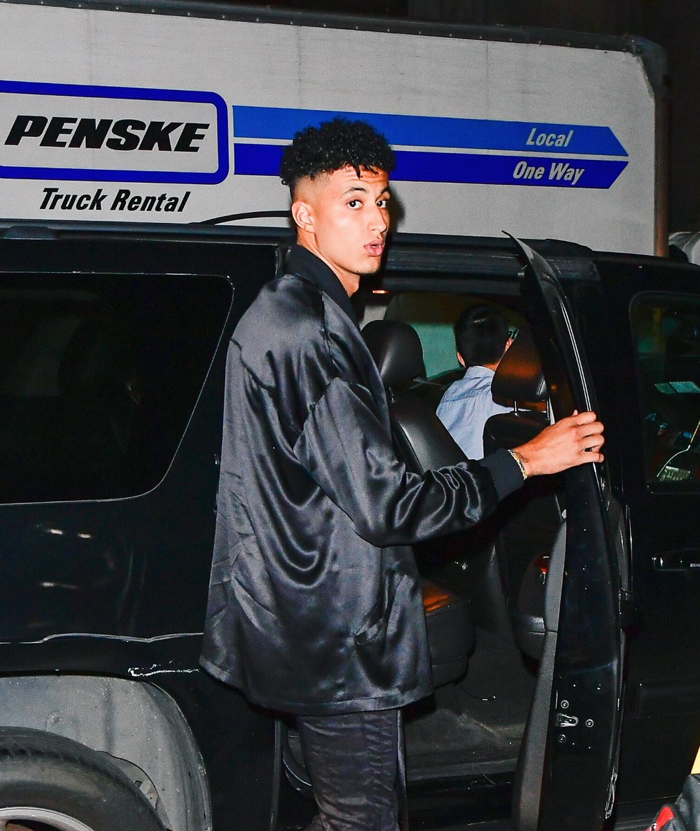 dior b23 high on feet