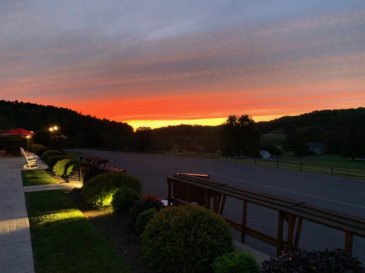 Sunset last evening at our club.  #stayandplay #moselemspringsgolfclub