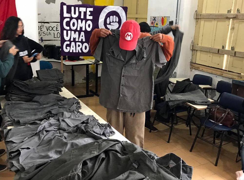 Duarte_Cau's tweet image. Uniformes antigos da PRF são #doados a moradores de rua
@cgncascavel
buff.ly/30Xn3jg

Parte da "Campanha Desapego", que visa atuar junto a grupos vulneráveis no Paraná.
Foram entregues ao Instituto Arco-Íris, ONG que acolhe centenas de pessoas em situação de +
