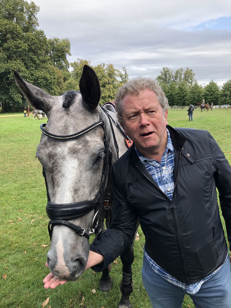 JosieSmithMedia's tweet image. 🦄✨@jonculshaw FINALLY getting to grips with #equestriansports @LRBHT_Official for the @JonEggingTrust Thanks to @PowellCaroline for the loan of #LegallyGrey #YoungEventHorse 💥👏🏻