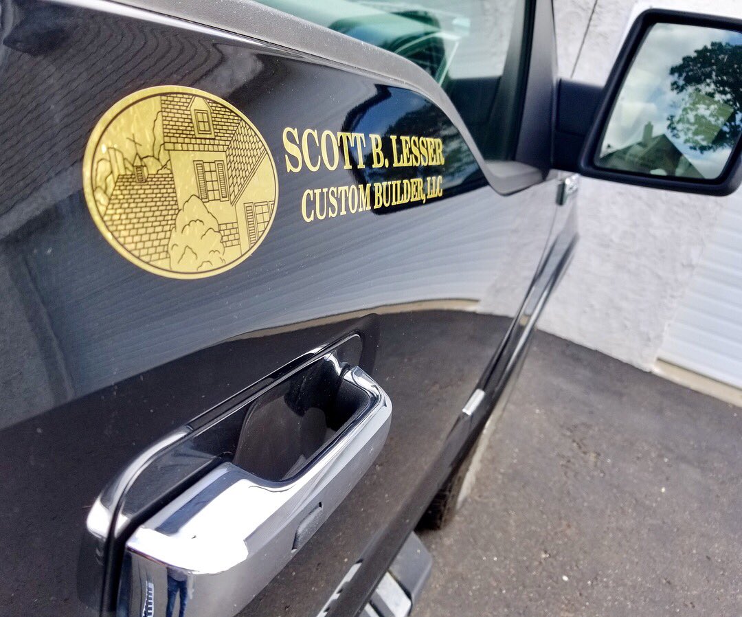 NationalSignShp's tweet image. Turn every commute &amp;amp; traffic jam into a marketing opportunity for your business with our custom vinyl, graphics and wraps. Call us for a quote today! 🚘#customvehiclegraphics #vehiclelettering #vehiclewraps #vehiclesignage #vehiclegraphics #advertising #nationalsignshop