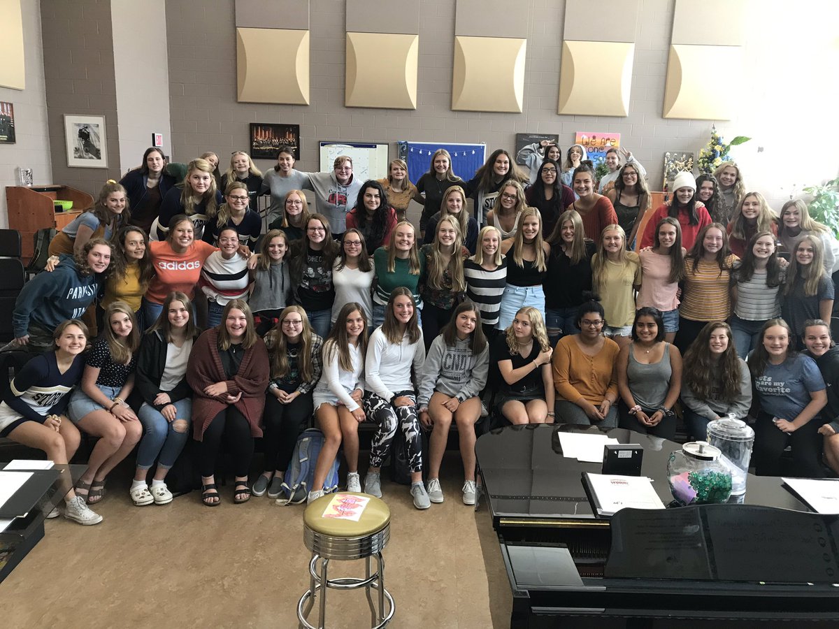 ChanhassenBel's tweet image. So excited to have an amazing year with these wonderful ladies!! #newheader #belcanto20192020 #hashtagsarefun