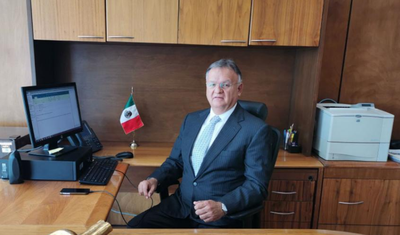 GrupoT21's tweet photo. ⚓️#Marítimo: Juan Manuel Latapí queda como encargado del despacho en API Altamira https://t.co/RbGP8qKezh
Por @BetoZanela #GrupoT21 #20Años #AniversarioT21 #RumboalETYL #ETYL2019 #PuertoDeAltamira #JuanManuelLatapí #ApiAltamira #SCT https://t.co/9Az7IVkVcy