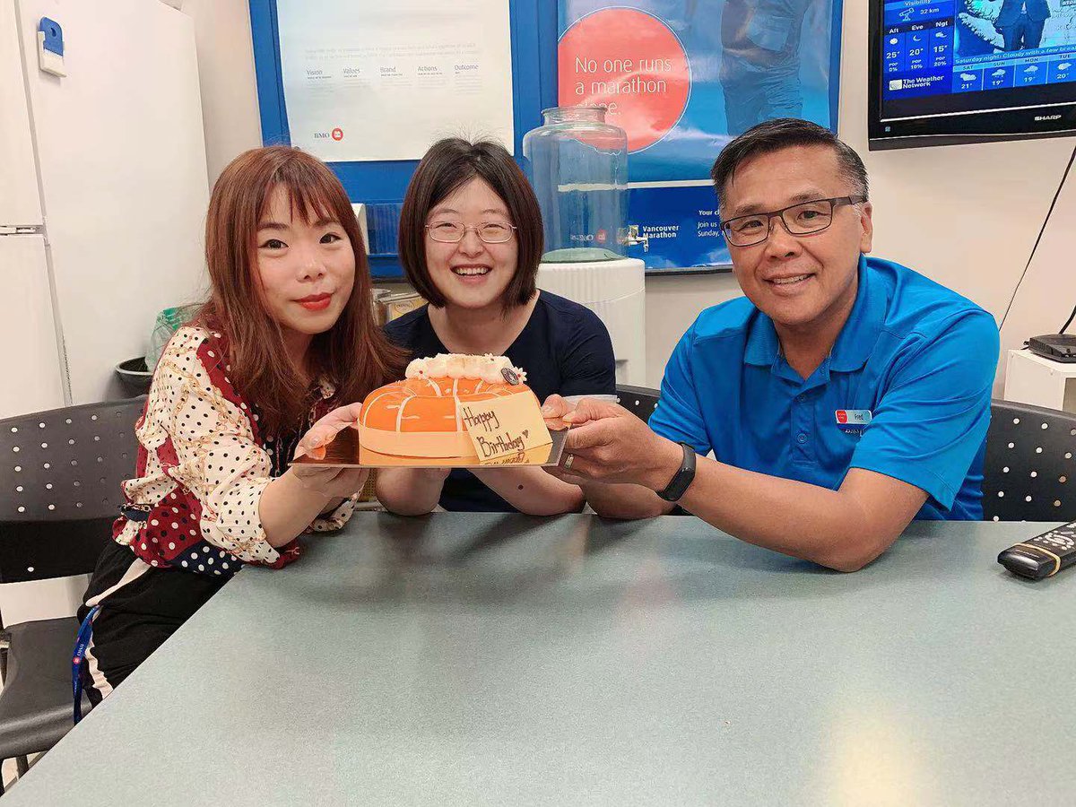 Happy birthday to all Sep babies at Champlain PLUS a Sep baby <a href="/slimster62/">Fred T Chang</a> from our neighbour @BMO41stVic who just came for a cake Lol #BMO #HappyBirthday