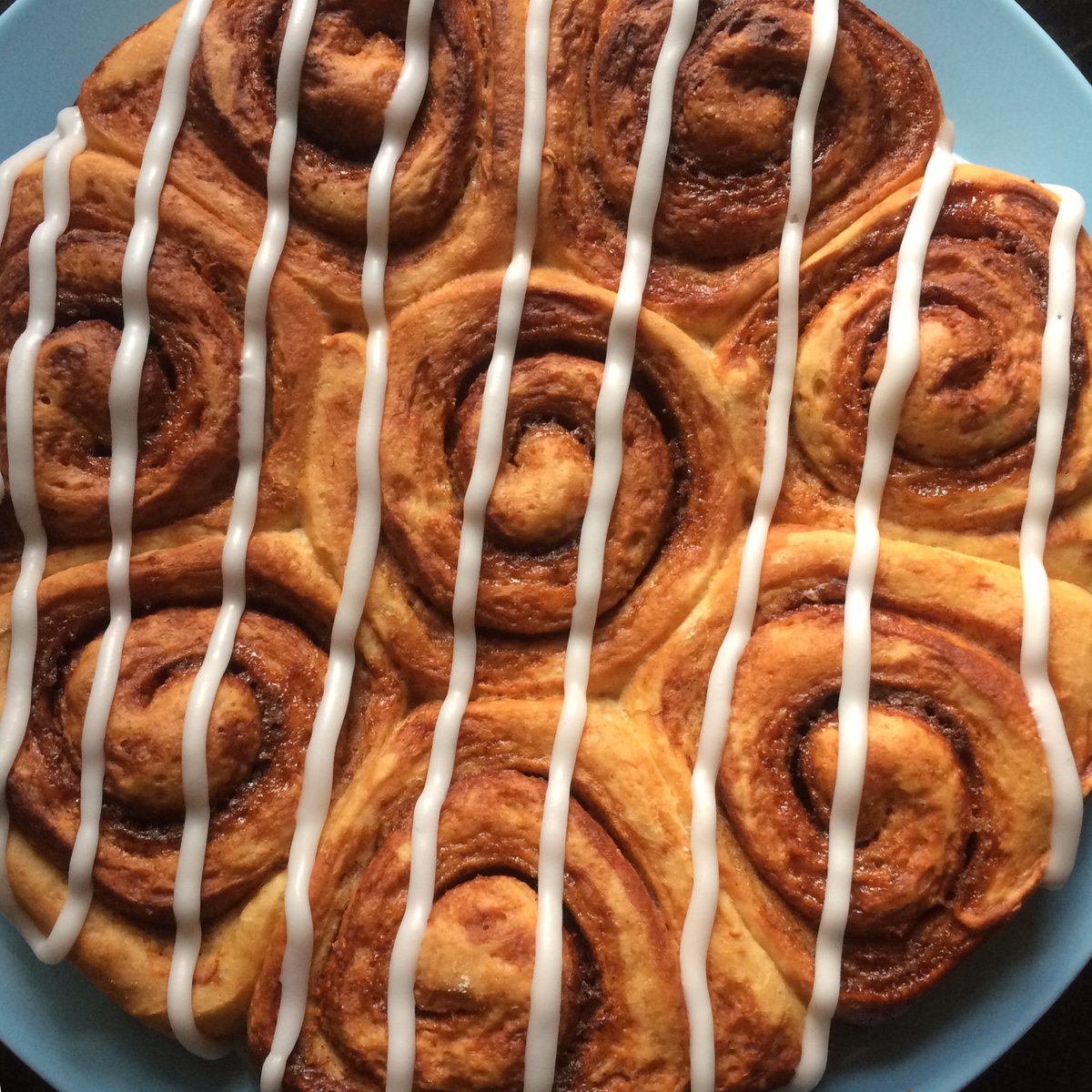 Cinnamon loaf, the perfect accompaniment with a cup of tea 🍞☕️ tear and share to your heart’s content 😌 #tearandshare #cuppa #cinnamon #swirl #familytea