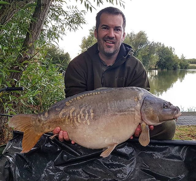 A 23.10lb mirror for Adam fishing peg 12 today 👌 #mirrorcarp #carpfishing #carp #carplake #carplife #fishing🐟 #fishing #fishing🎣 #fishinglife #fishingislife #fishinguk #essex #dayticketfishing #dayticket ift.tt/2zTMiXZ