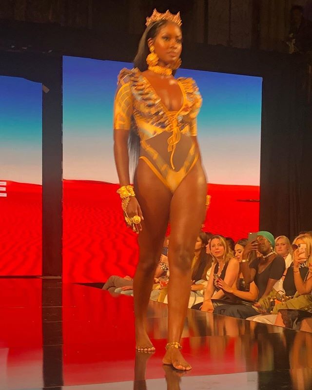 ProDirectSports's tweet image. I like the tiara. #NewYorkFashionWeek