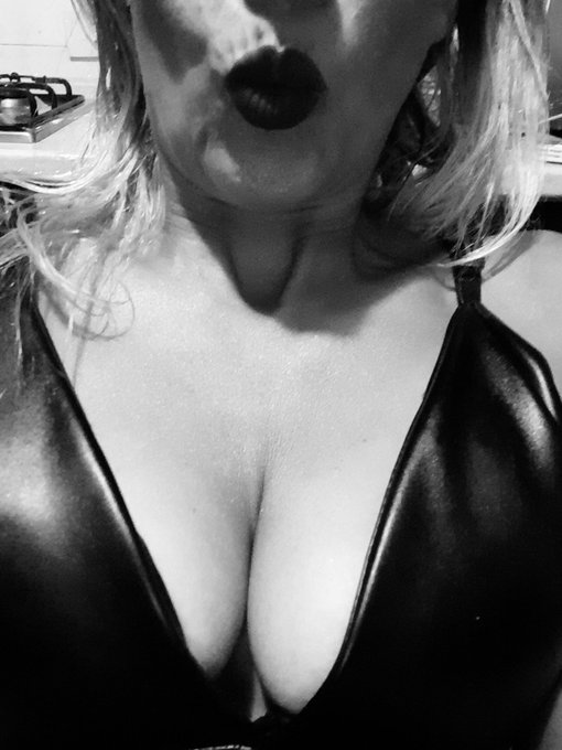 Sto arrivando#cam4.comvi aspetto https://t.co/5XF8nGJtGN