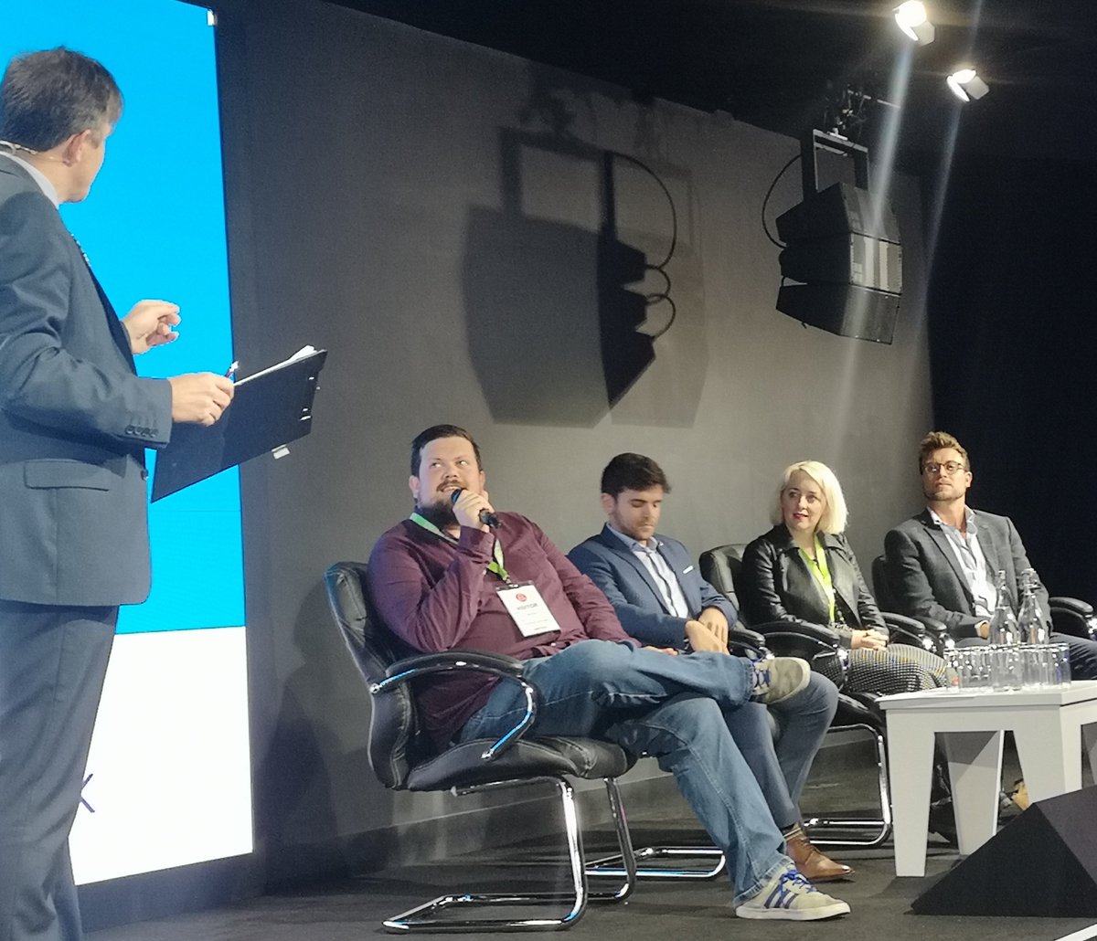 MikeHev1's tweet photo. Fantastic Friday @BCloudUK #EdTech explained event listening to @itsdanprice & @AndyCKent amongst others. Schools face so many challenges & it's exciting to see how EdTech can influence positive change. Great job @editor_Maguire #BCedtech #TeachersMatter #teachinghappy https://t.co/xkGXF6Wbd7