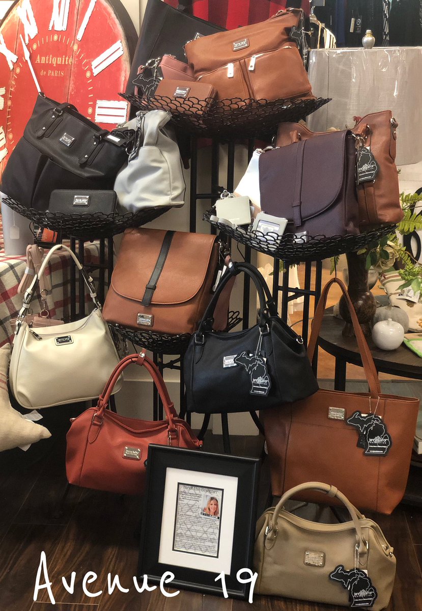 Avenue19F's tweet photo. New fall @jenna_kator_handbags are in and they are fabulous !!!! Only @Avenue19F
#avenue19 #avenue19fenton #jennakator #jennakatorcollection #boutique #boutiquebags #handbag #handbags #musthavebags #musthaves #trending #ontrend #fall #fallstyle #fallhandbags https://t.co/6swpVnow1V