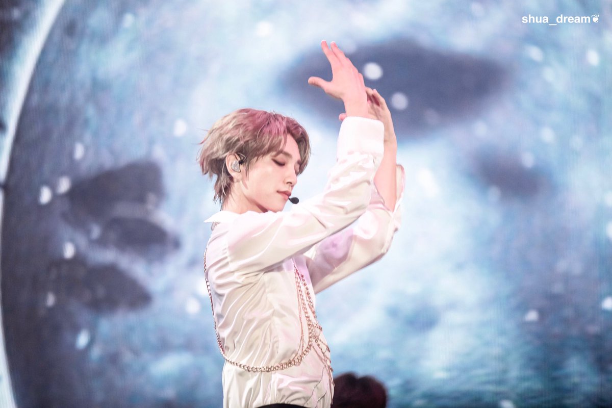 FrillyHao's tweet photo. My bias line 🤝 being angelic https://t.co/UoIP6Mo7cS