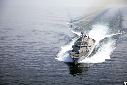 military_cots's tweet image. #Getthelatest from our BIG September issue: &quot;#Shipboard #electronics evolve to match the pace of threat&quot; by associate editor #EmmaHelfrich @emmakrh 
@USNavy #defense #EW @Raytheon #COTS  📷: @LockheedMartin 
ow.ly/iXFe50vZJ2b