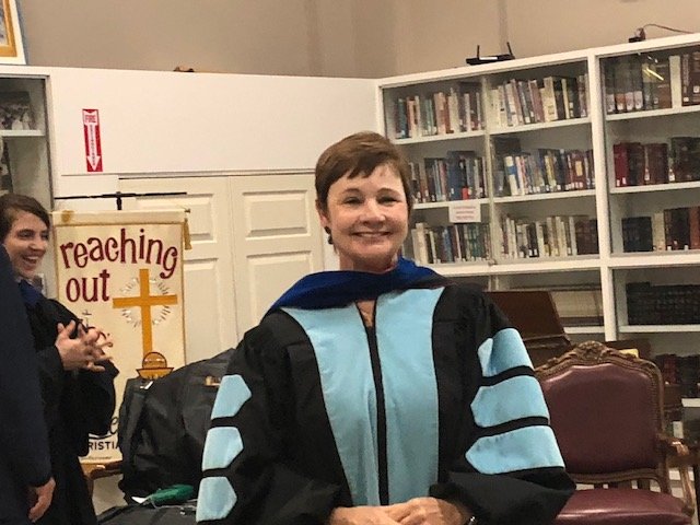MEM_TheoLibrary's tweet photo. MTS Convocation 2019. #mtslibrary #memphisseminary #convocation2019 #SusanParker_InterimPresident #HilaryScarsella #JanelBakker #CarmichaelCrutchfield #FNU #JohnFord #BillyVaughn #RevMichaelQualls #MemphisTheological https://t.co/GkWxiYpANX