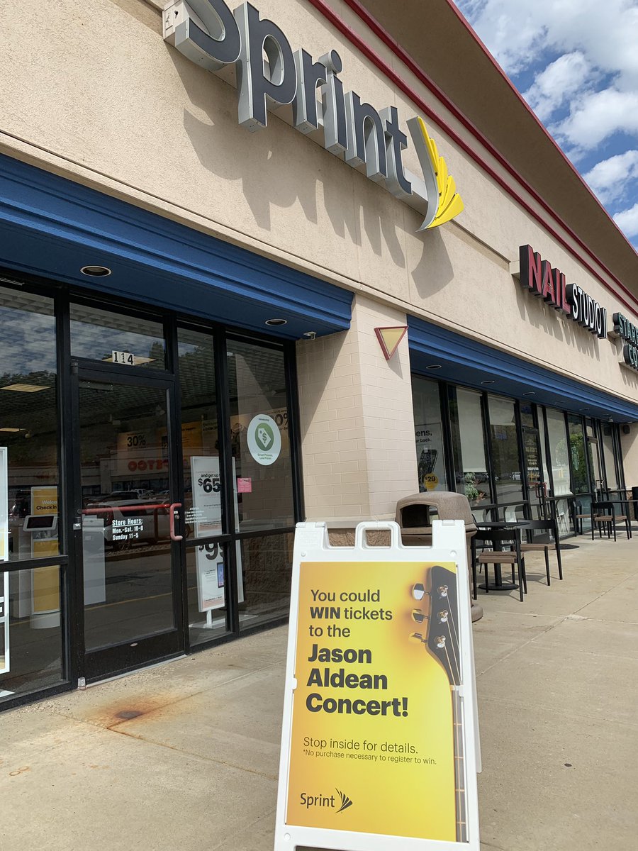 radiofroggy's tweet photo. Live from @sprint @WashPa0985 on Trinity Point Drive today 3pm-7pm with #JasonAldean tickets you can win plus get a free #TakeMeBackstage shirt while supplies last! #DangerShow #SprintBackstage https://t.co/sqaTbVIHp7