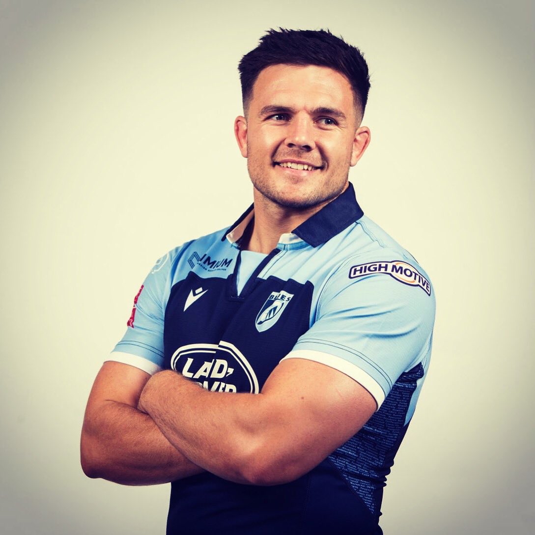 Looking forward to getting back on the pitch in the new <a href="/cardiff_blues/">Cardiff Blues</a> jersey as soon as possible #OurJersey cardiffblues.com/ourjersey