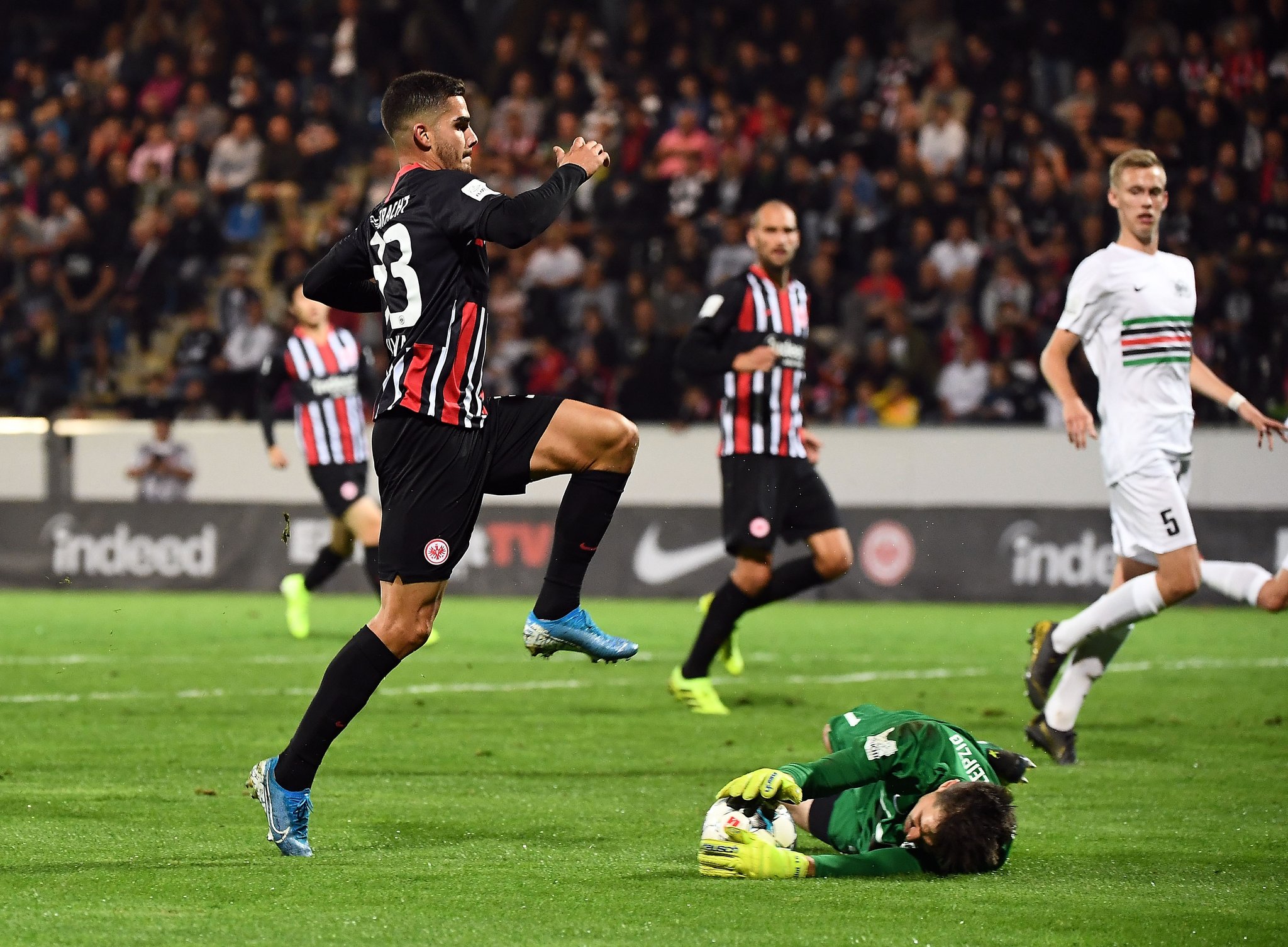 Eintracht Frankfurt On Twitter Full Time And A Comfortable 5 1