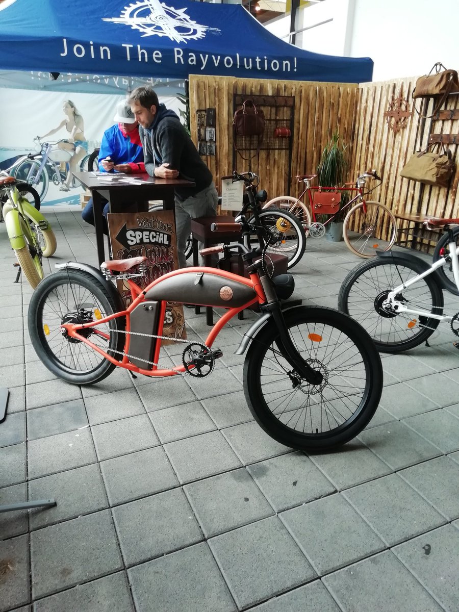 pizzaital's tweet photo. ...
#Eurobike2019..
#Fair #Friedrichshafen..
#LakeConstance #ebikes #bikes..
#exhibitioncenter #exhibition
#Video: 
#Drop &amp; #Roll-#Show...🚴‍♀️🚴🚴‍♀️🚴‍♂️
Danny #MacAskill, Fabio #Wibmer, Duncan #Shaw &amp; Ali #Clarkson #TrialShow #Berlin #deepBMX
#BMX #Mountainbike 
https://t.co/WlxnuVcIry https://t.co/cComrzPTI0