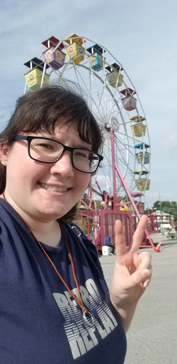Puzzl3Crop's tweet image. Made it to the fair! Can&apos;t wait to eat some delicious food and look at cool things!! 
 #yorkfair #retrereplay #fridayfuntimes #weekendbegins